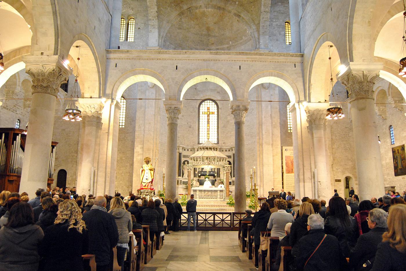 Festa di San Nicola nel vivo stamattina il «santo a mare» in serata i fuochi d’artificio Foto