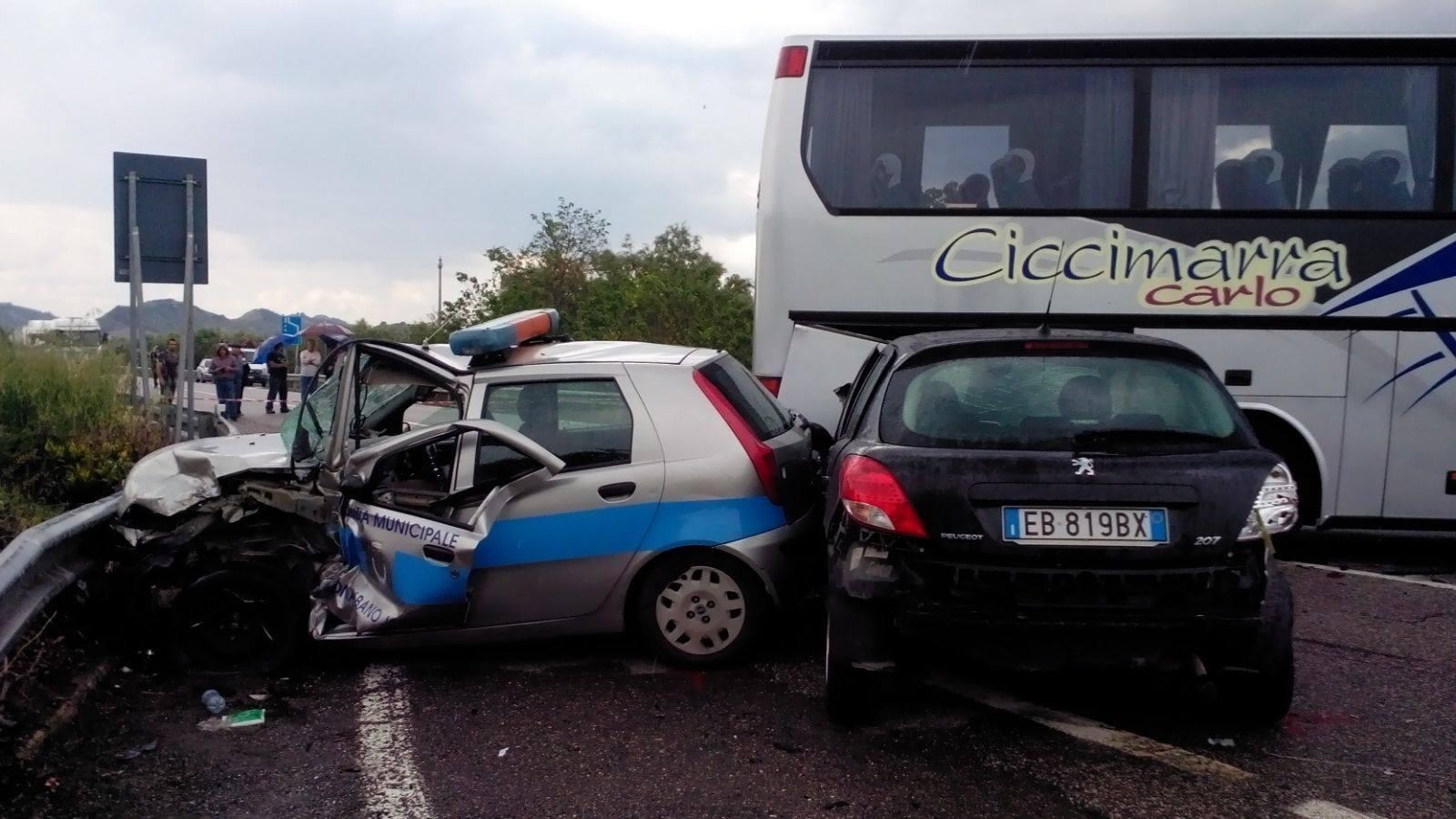 travolto da un auto muore un vigile urbano la gazzetta del mezzogiorno