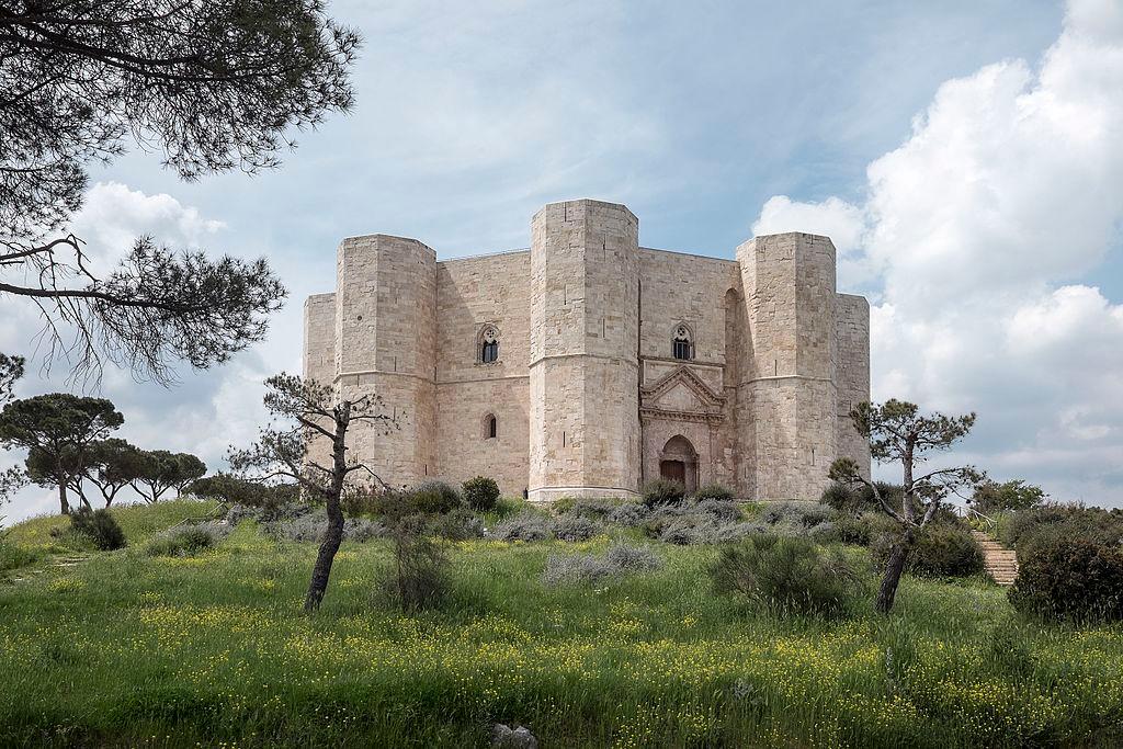 Una Giornata Da Incubo In Gita A Castel Del Monte La Gazzetta Del Mezzogiorno
