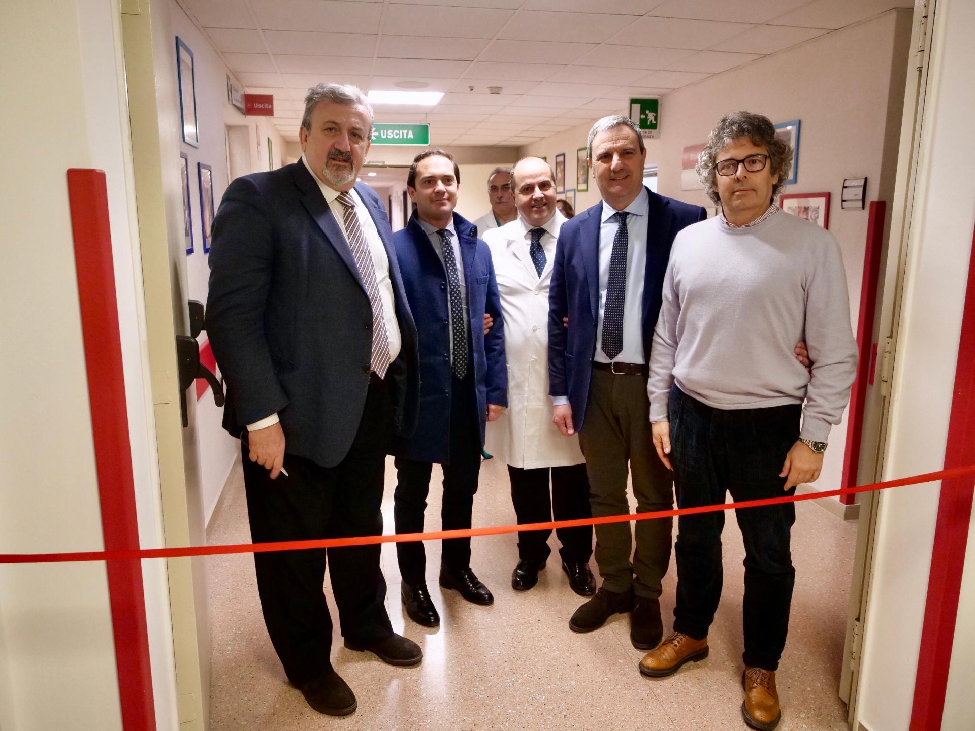 Castellana Grotte Emiliano Inaugura Il Reparto Di Oncologia Al De Bellis La Gazzetta Del Mezzogiorno