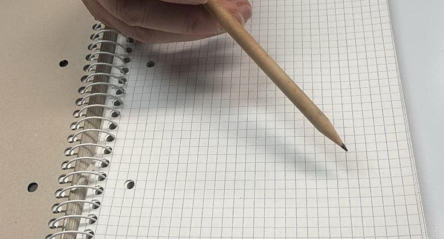 Matita Appuntita Sulla Sedia In Classe Studente Operato La Gazzetta Del Mezzogiorno