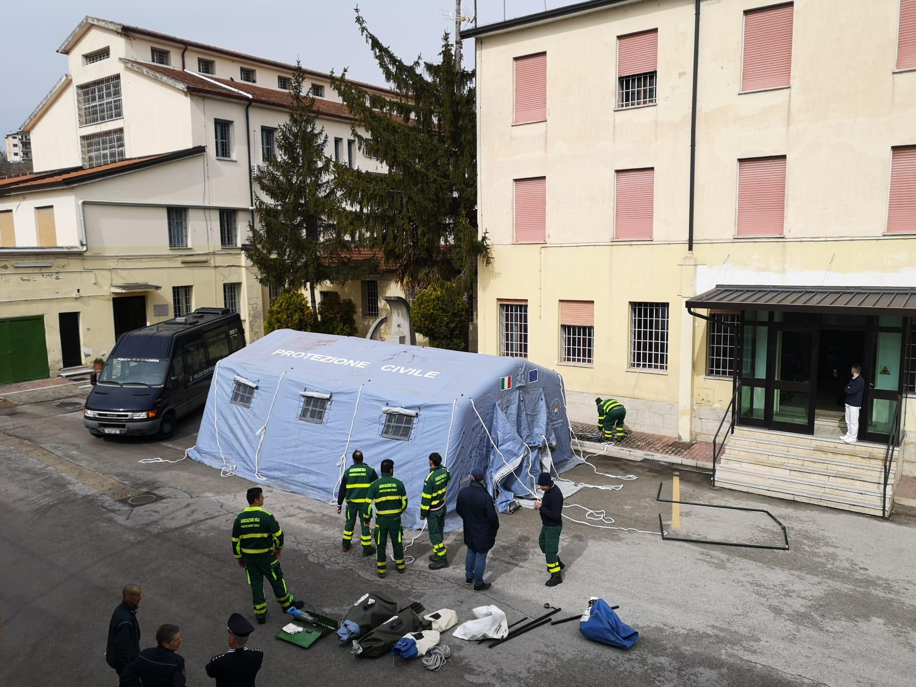 Coronavirus Tende Pre Triage Davanti A Carceri Di Potenza Matera E Melfi La Gazzetta Del Mezzogiorno