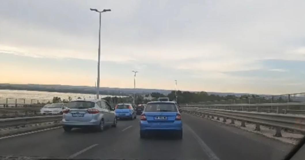taranto incidente sul ponte punta penna traffico in tilt la gazzetta del mezzogiorno