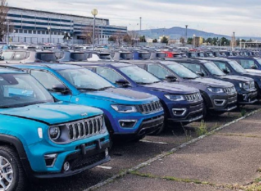 Stellantis, la richiesta dei sindacati:«In busta paga 153 euro di ...