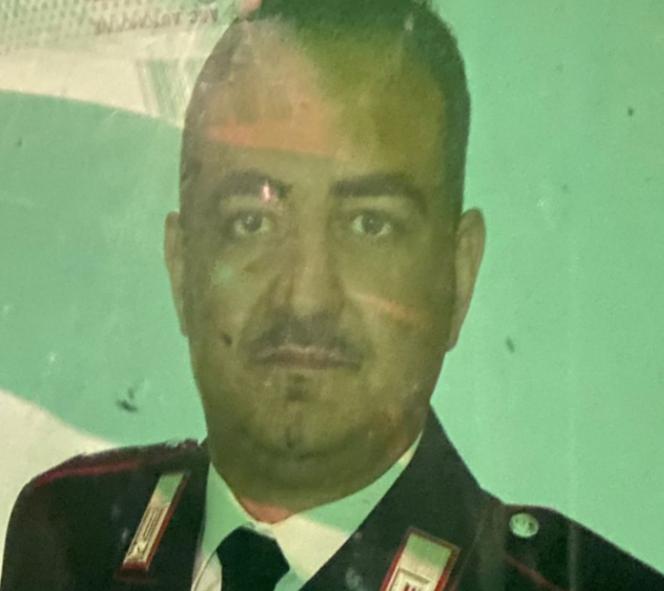Ex carabiniere ucciso a Copertino: sulla bara fiori e ...