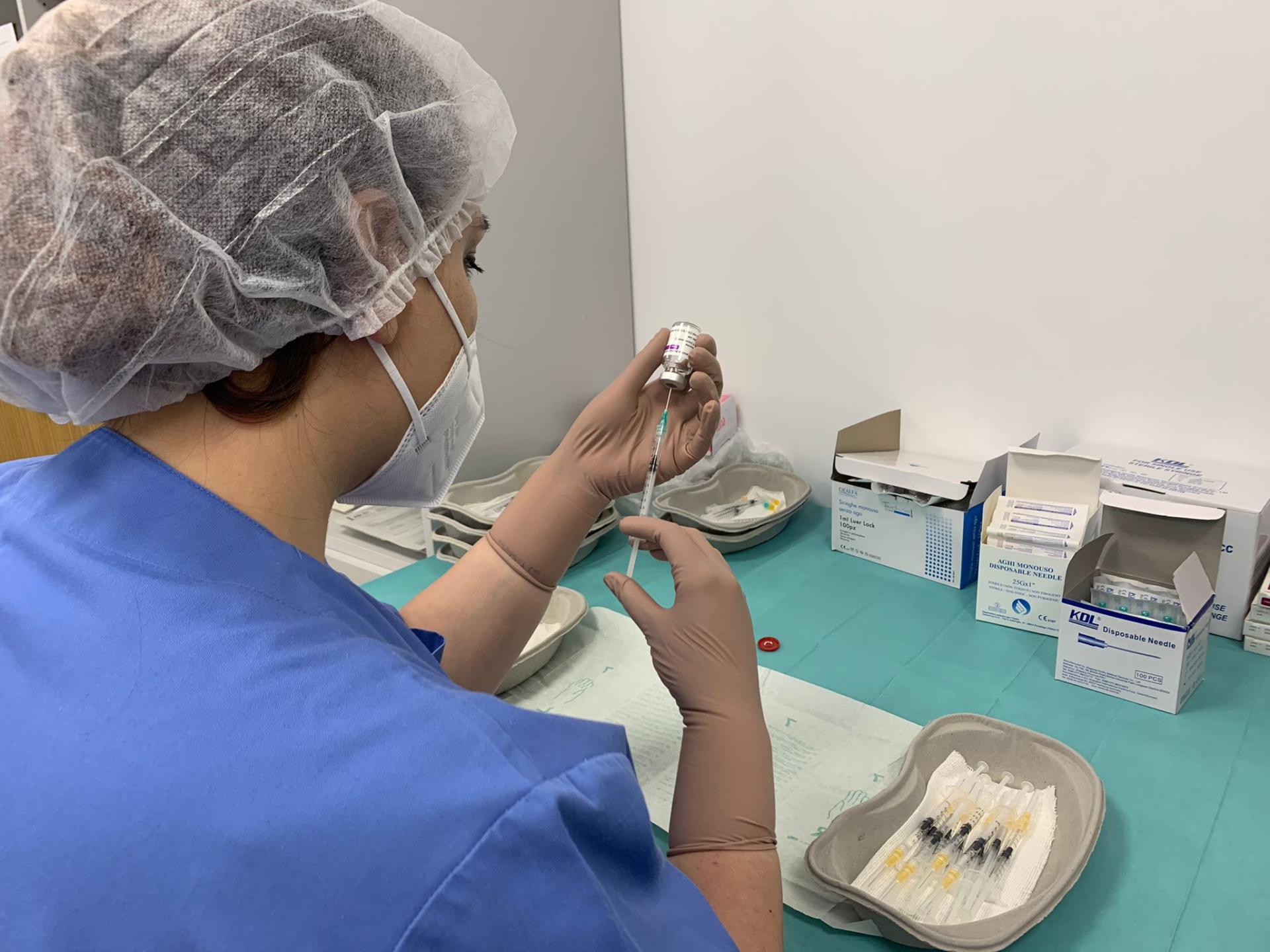 vaccini in puglia oltre 2 6 mln di somministrazioni da domani via alle prenotazioni per classi dal 1997 al 2001 la gazzetta del mezzogiorno