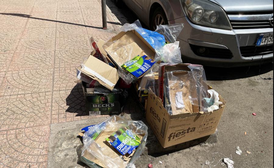 Taranto, quattro mezzi dell’Amiu fermi in officina e la città è più sporca