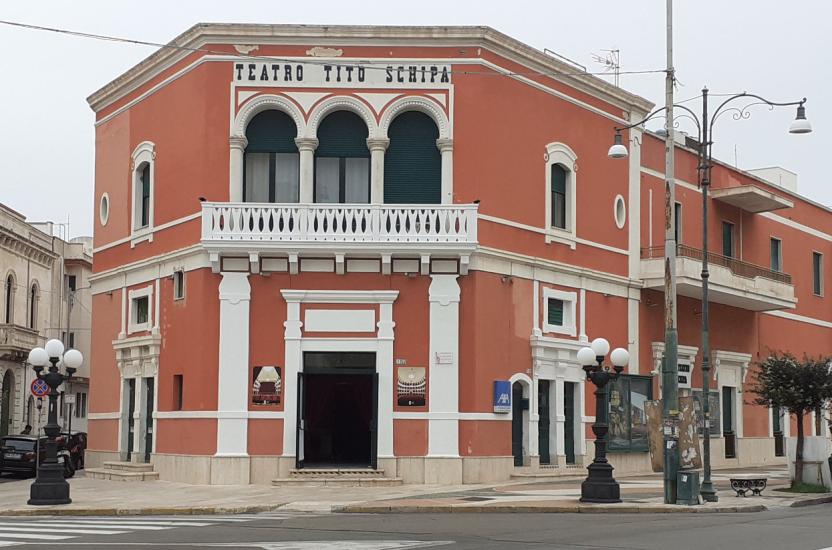 Gallipoli, in vendita il Teatro Tito Schipa La proposta: «Lo acquisti il Comune» Gallipoli, in vendita il Teatro Tito Schipa La proposta: «Lo acquisti il Comune»