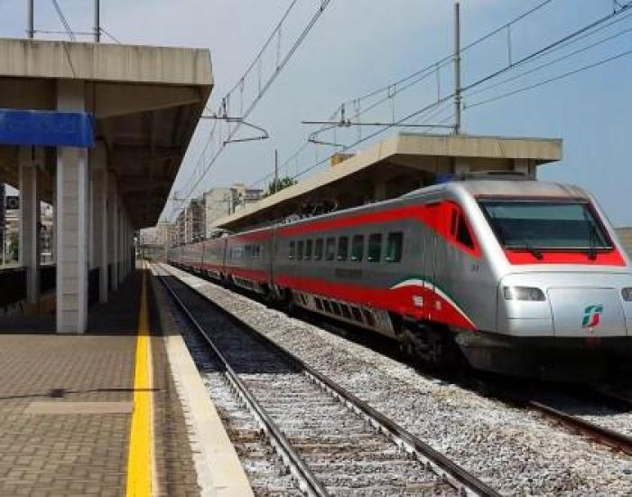 «Nel 2023 in ritardo il 50 dei treni fra Lecce e Roma, in alcune fasce