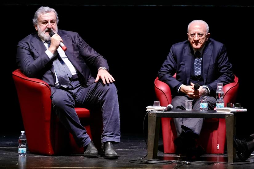 Vincenzo De Luca a Bari con Emiliano: «Bari e Puglia non perdano presidio democratico»