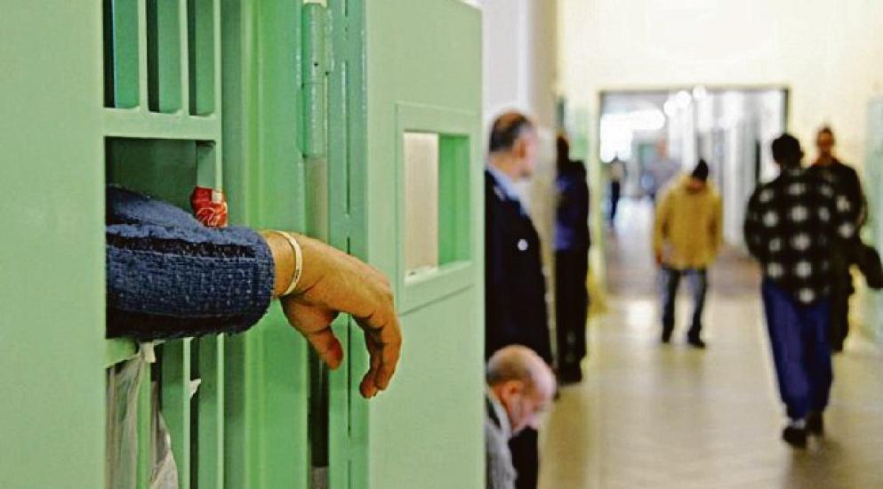 Carceri al collasso, il doppio dei detenuti rispetto alla capienza: in Puglia è emergenza