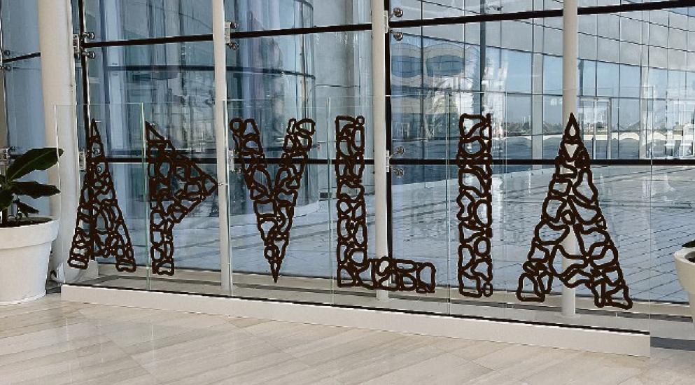 Regione Puglia, i portaborse assunti come archivisti o «scrivani»