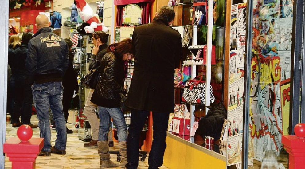 Venerdì 22 dicembre negozi chiusi: scatta lo sciopero natalizio