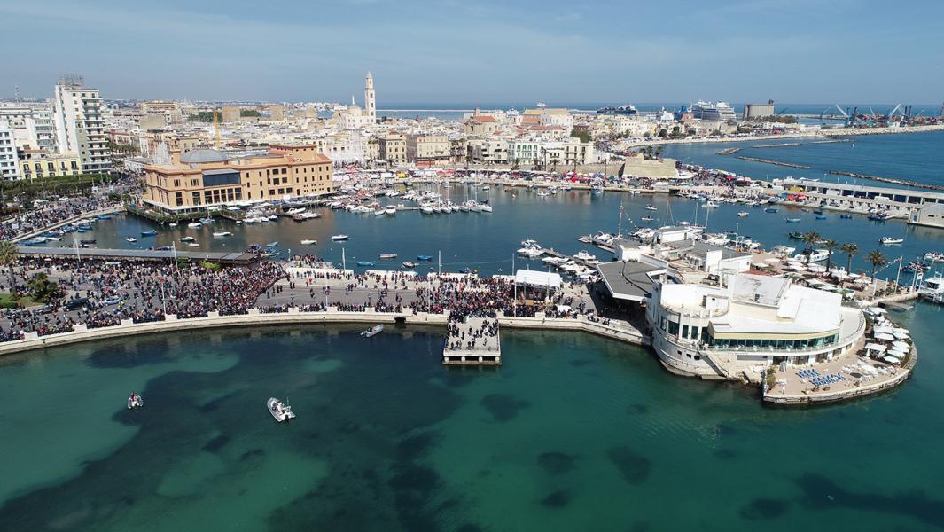 Bari, ecco i 5 posti della città più celebrati dai «romanzieri di casa nostra»