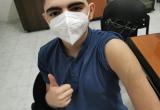 Foggia, youtuber 15enne affetto da Leucemia si vaccina: ed &egrave; subito festa