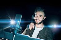 Alex Polidori, la voce italiana di Timoth&eacute;e Chalamet: da Nemo a Spider-Man fino al nuovo film &laquo;Marty Supreme&raquo;