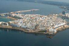 Gallipoli, auto investe un vigile dopo l&rsquo;alt durante la processione: l'automobilista era ubriaco