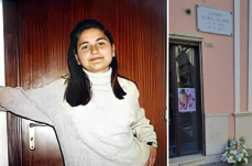 Potenza, 32 anni fa l'omicidio di Elisa Claps: fiori e la sua foto davanti alla chiesa della Santissima Trinità