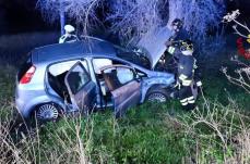 Auto finisce fuori strada sulla SP45 tra Mesagne e Latiano