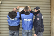 Ferimenti e minacce ai residenti: ecco lo scenario che ha portato al sequestro temporaneo di 5 locali