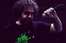 Sacerdote, rapper, psicologo: le tre anime di don Peppe da Gravina