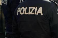 Taranto, poliziotto fuori servizio scopre un ladro in un supermercato: 24enne denunciato