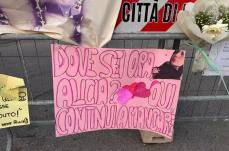 A Bisceglie il giorno dei funerali di Alicia, la famiglia: &laquo;Non vogliamo politici&raquo;. Il dolore degli amici: &laquo;Qui ci manchi&raquo;
