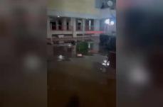 Maltempo a Taranto, fiumi di acqua in strada e disagi in tangenziale: auto bloccate e traffico in tilt VIDEO