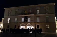 La pietra si fa luce: restaurata e illuminata la facciata di Palazzo Lodispoto a Trani