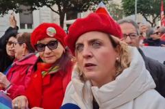 Sciopero generale, in tremila al corteo Cgil a Bari: lavoratori, pensionati e giovani sfilano sulle note di «Bella ciao» VIDEO