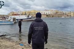 Gallipoli, liberato il Seno del Canneto: rimossi centinaia di ormeggi abusivi e sequestrate 6 barche