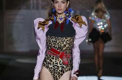 Lecce, diffondevano foto intime senza consenso: due indagati di 70 e 42 anni