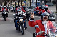 A Bari torna l'appuntamento solidale di Babbo Natale in Moto: ecco il percorso del &laquo;fiume rosso&raquo;