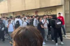 Bari, studenti del «Marconi–Margherita Hack» in protesta per le lezioni a turno: «Situazione insostenibile» Bari, studenti del «Marconi–Margherita Hack» in protesta per le lezioni a turno: «Situazione insostenibile»