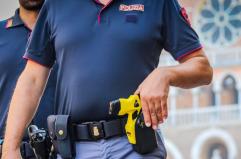 Il Comune di Bari sospende la sperimentazione del taser per la polizia locale