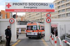 Bari, un 51enne &egrave; grave dopo la caduta da un palazzo. Forse stava tentando un furto