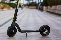 Bari, anziana investita da monopattino nel quartiere Libert&agrave;: &egrave; gravemente ferita