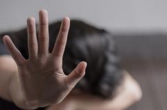 Minaccia e insulta la convivente davanti al figlio minore: arrestato 30enne a Potenza