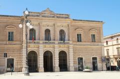 Trovato un proiettile davanti al Comune di Fasano dove Tescaroli presenta il suo libro