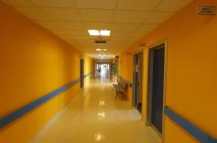 Bari, uomo si presenta al pronto soccorso con ferite d'arma da fuoco al piede: indaga la polizia Bari, uomo si presenta al pronto soccorso con ferite d'arma da fuoco al piede: indaga la polizia