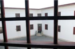 Carcere di Taranto, detenuto sferra un pugno ad un agente di polizia penitenziaria