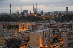 Taranto, un chilo e mezzo di cocaina pura nascosta in casa: arrestata una 38enne