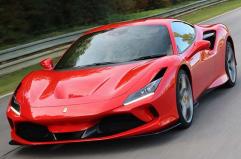 «La bella vita grazie alle truffe», a giudizio il 31enne che noleggiò una Ferrari F8 poi trovata smontata nel Foggiano