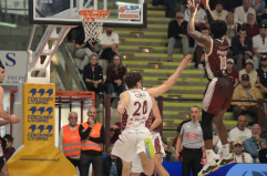 Basket, Nardò mai in partita: brutta sconfitta a Livorno