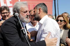 L'editoriale di Michele Buquicchio: &laquo;Emiliano e Decaro cos&igrave; vicini... e anche cos&igrave; lontani&raquo;