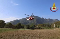 Paura a Maratea, giovane bloccato a 20 metri d'altezza a picco sul mare: salvato dai Vigili del Fuoco