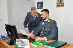 Quasi 7mila lattine di bibite con etichetta in lingua polacca: non conformi, maxi-sequestro a Francavilla