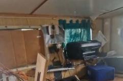 Villanova, vetri infranti e telecamere divelte: raid vandalico su nave che esegue dragaggi. Indaga la polizia
