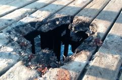 Bari, a fuoco il nuovo pontile di Pane e Pomodoro: «Danneggiato a due mesi dall'inaugurazione»
