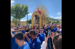 Il cardinale Zuppi alla festa di Viggiano: «Salviamo le aree interne, sono le radici del Paese»
